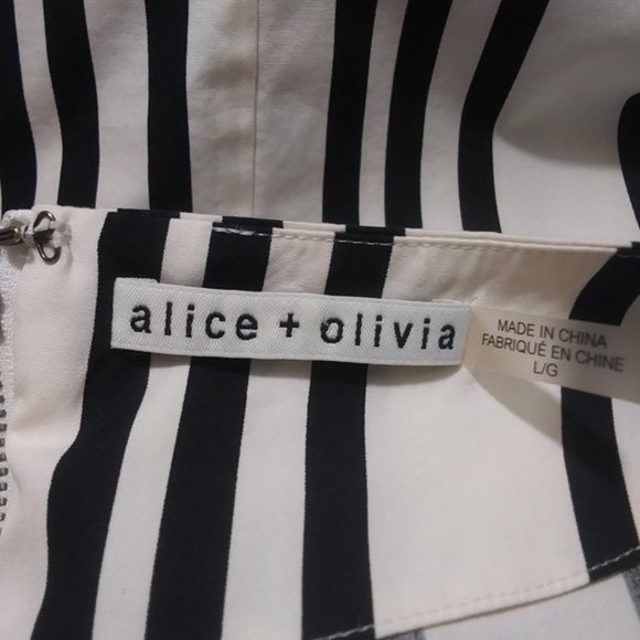 Alice + Olivia Monochrome Striped Blouse - Picture 3 of 9